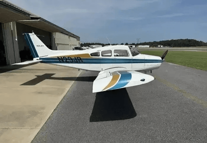 This 1967 Beechcraft A23-24 Musketeer Super III Is a Low-Time, Pleasantly Surprising ‘AircraftForSale’ Top Pick