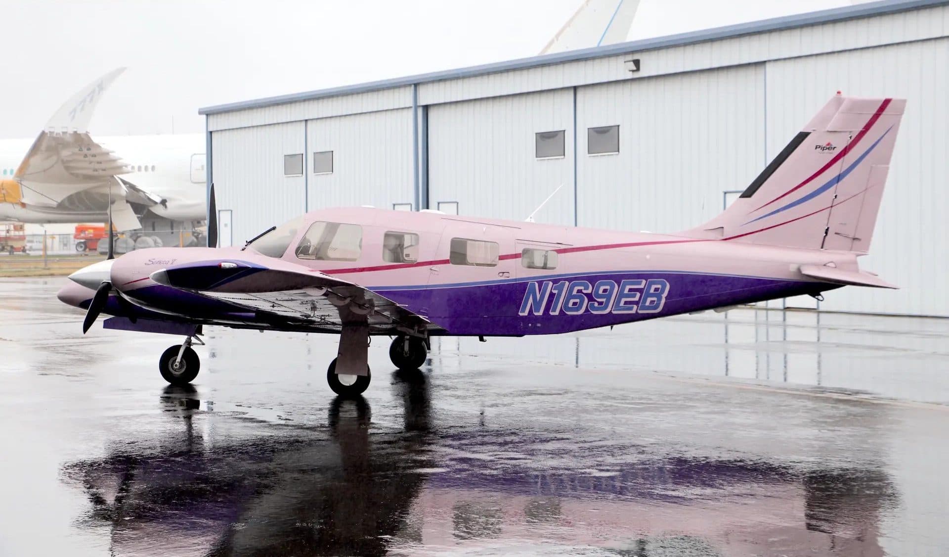 This 2001 Piper PA-34-220T Seneca V Is a Well-Kept ‘AircraftForSale’ Top Pick